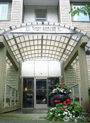 511 W Mercer Place #303, Seattle, WA 98119