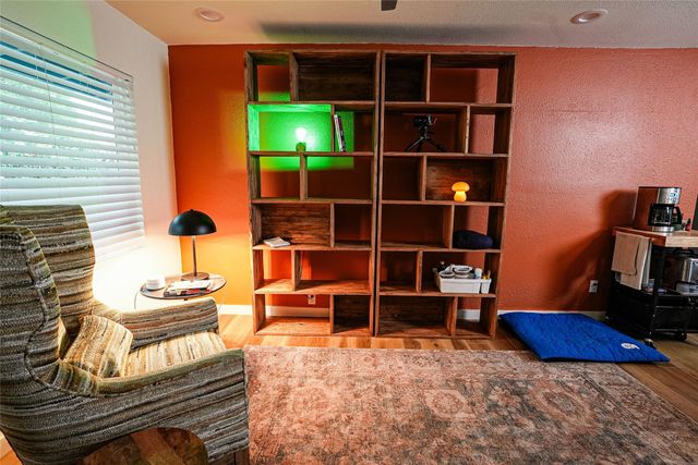 204 Chippendale Ave, Austin, TX 78745