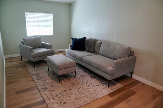 204 Chippendale Ave, Austin, TX 78745