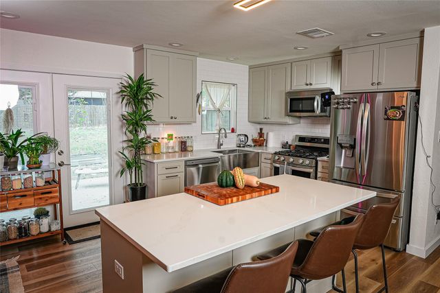 204 Chippendale Ave, Austin, TX 78745