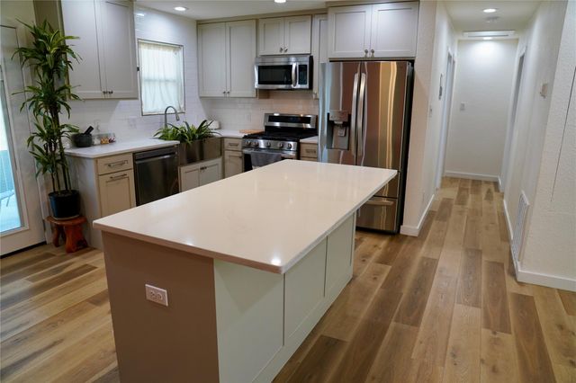 204 Chippendale Ave, Austin, TX 78745