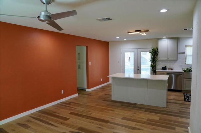 204 Chippendale Ave, Austin, TX 78745