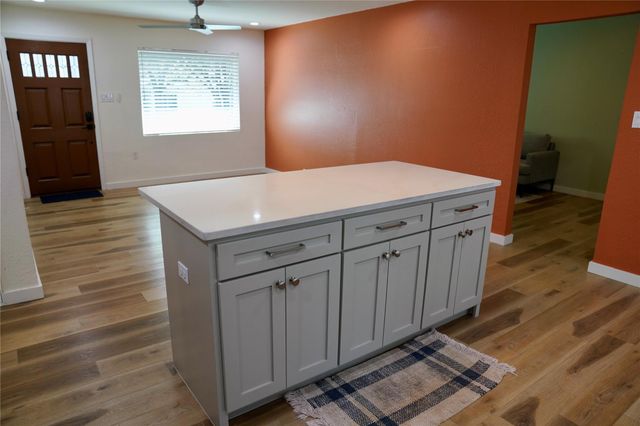 204 Chippendale Ave, Austin, TX 78745