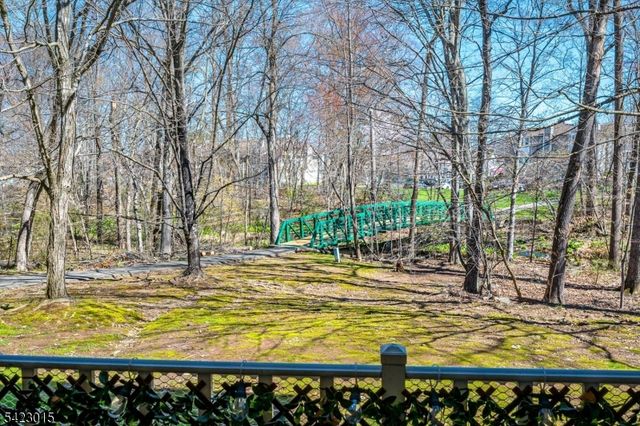 95 Sapphire Ln, Franklin Twp., NJ 08823