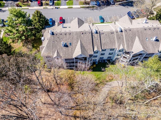 95 Sapphire Ln, Franklin Twp., NJ 08823