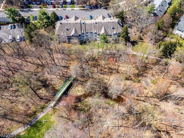 95 Sapphire Ln, Franklin Twp., NJ 08823