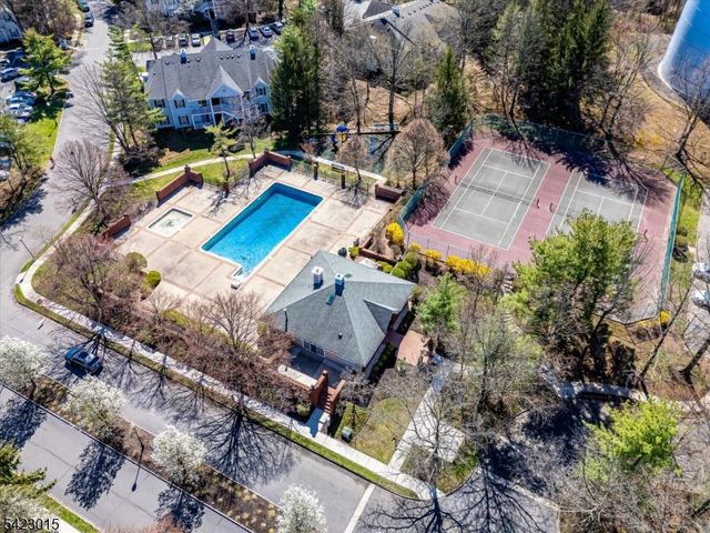 95 Sapphire Ln, Franklin Twp., NJ 08823