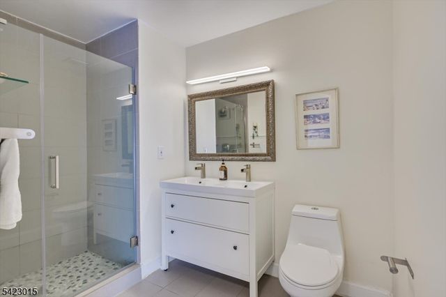 95 Sapphire Ln, Franklin Twp., NJ 08823