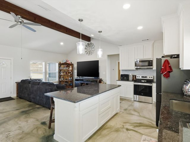 231 Julian Lane, Poolville, TX 76487