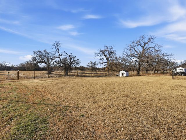 231 Julian Lane, Poolville, TX 76487