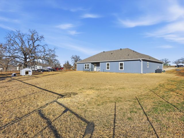 231 Julian Lane, Poolville, TX 76487
