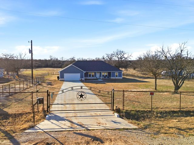 231 Julian Lane, Poolville, TX 76487