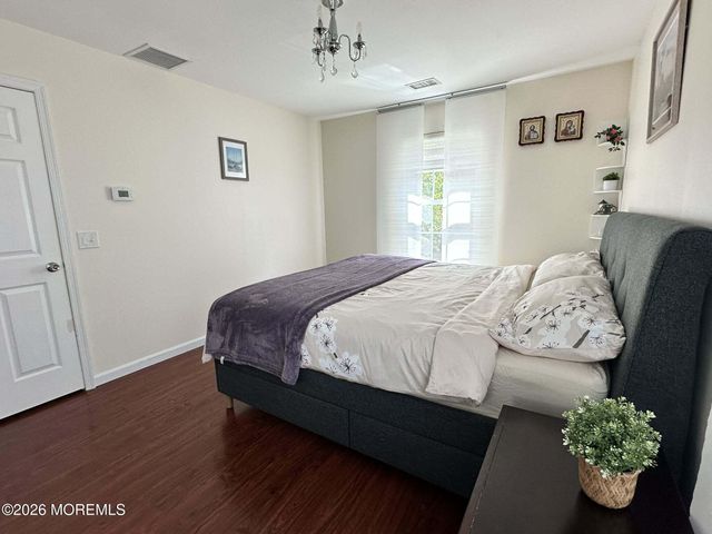 71 New Beginnings Crossing, Manalapan, NJ 07726