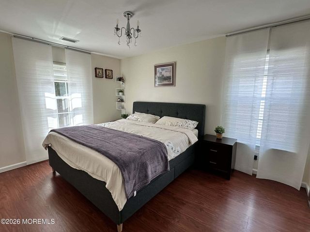 71 New Beginnings Crossing, Manalapan, NJ 07726