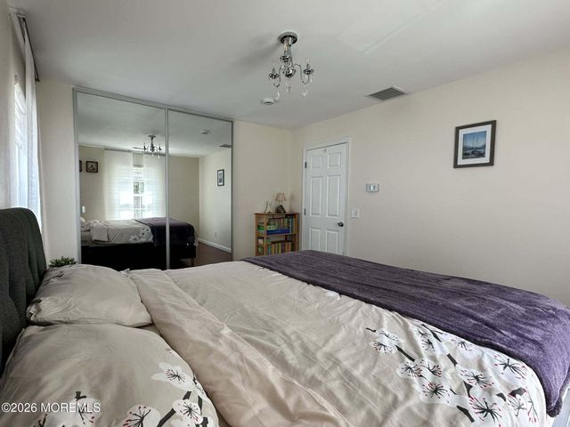 71 New Beginnings Crossing, Manalapan, NJ 07726