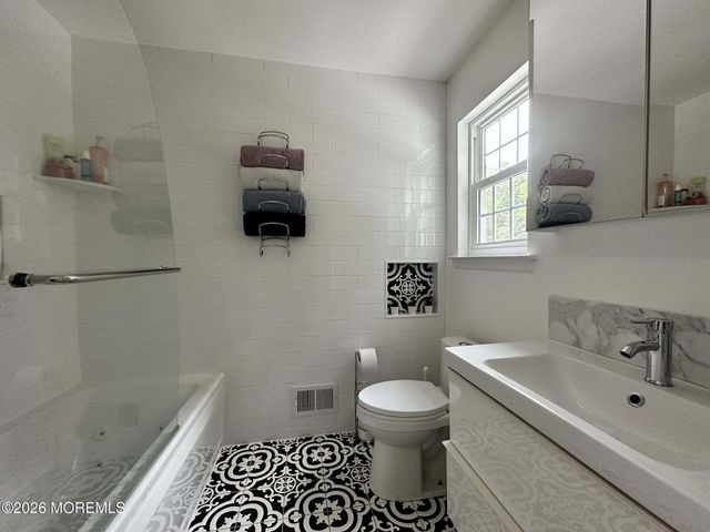 71 New Beginnings Crossing, Manalapan, NJ 07726
