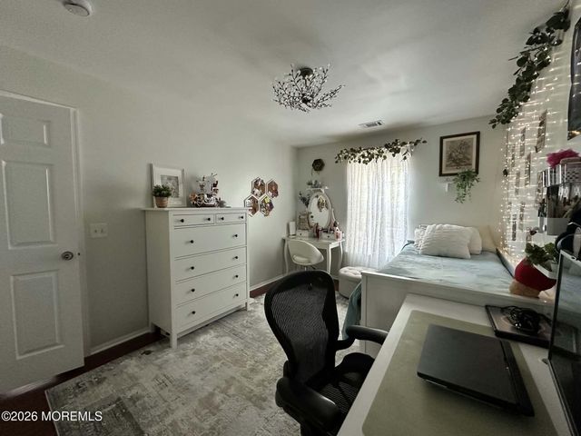 71 New Beginnings Crossing, Manalapan, NJ 07726