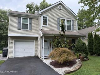 71 New Beginnings Crossing, Manalapan, NJ 07726