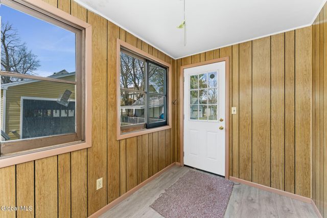 917 Hazelwood Avenue, Schenectady, NY 12306