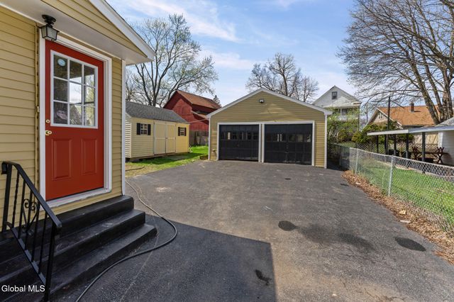 917 Hazelwood Avenue, Schenectady, NY 12306