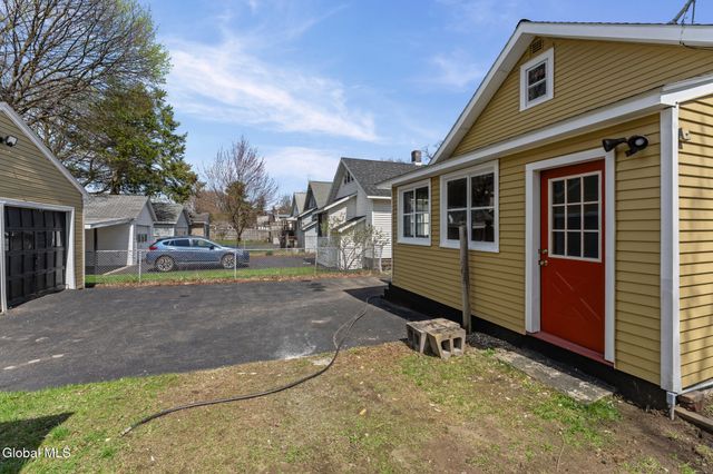 917 Hazelwood Avenue, Schenectady, NY 12306