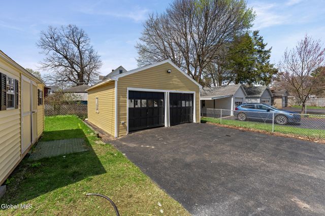 917 Hazelwood Avenue, Schenectady, NY 12306
