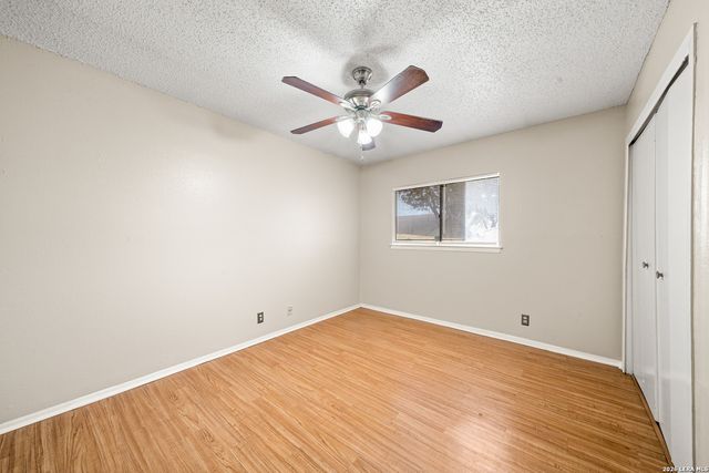 4938 DARE LN, San Antonio, TX 78217