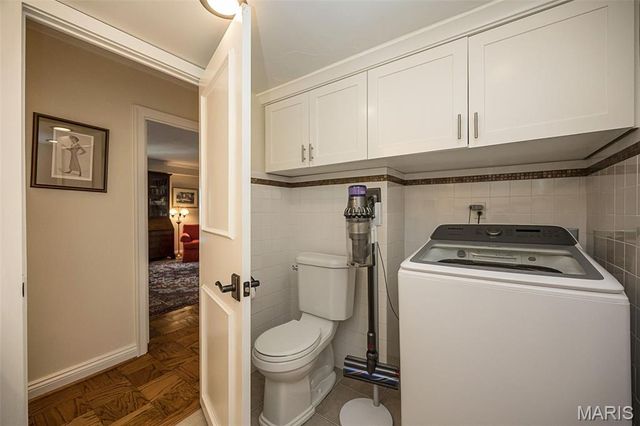 900 S Hanley Road 11D, St Louis, MO 63105