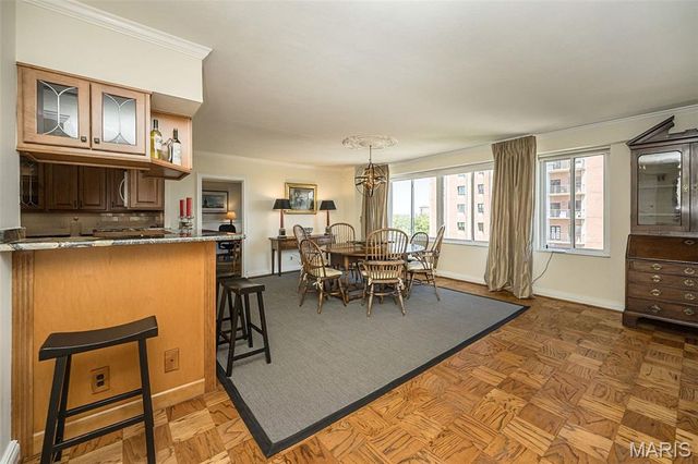 900 S Hanley Road 11D, St Louis, MO 63105