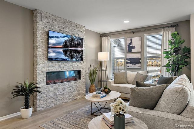 218 Jotham Avenue, Auburn Hills, MI 48326