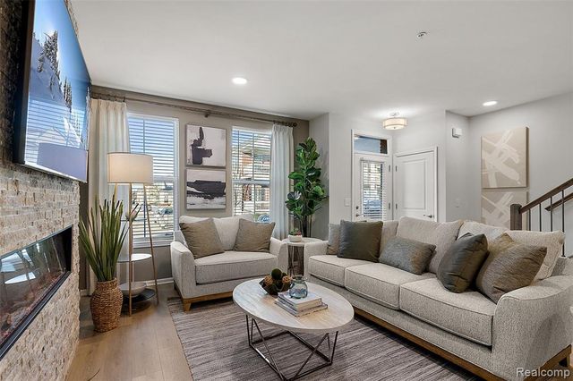 218 Jotham Avenue, Auburn Hills, MI 48326