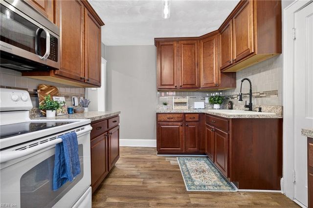 328 E Lorengo AVE, Norfolk, VA 23503