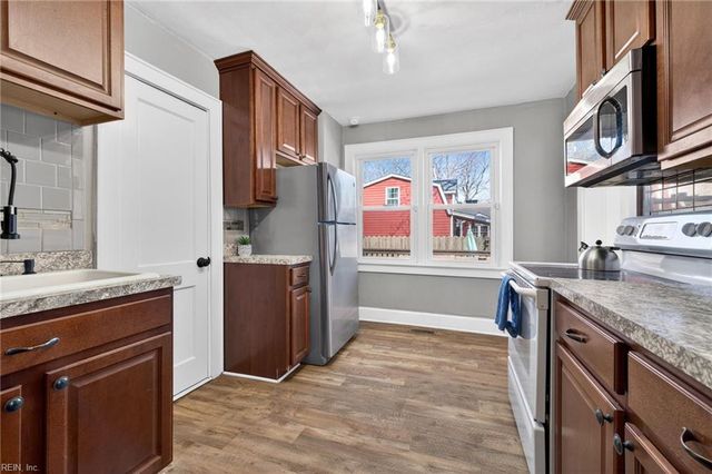 328 E Lorengo AVE, Norfolk, VA 23503