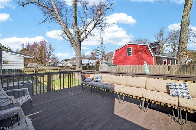 328 E Lorengo AVE, Norfolk, VA 23503