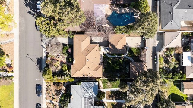 754 W 9th, Claremont, CA 91711