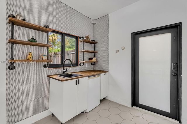 1224 N 26th Avenue, Hollywood, FL 33020