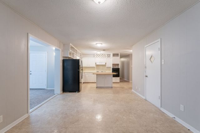 5905 Wheaton Drive, Fort Worth, TX 76133