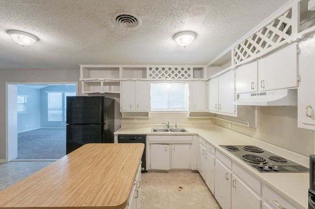 5905 Wheaton Drive, Fort Worth, TX 76133