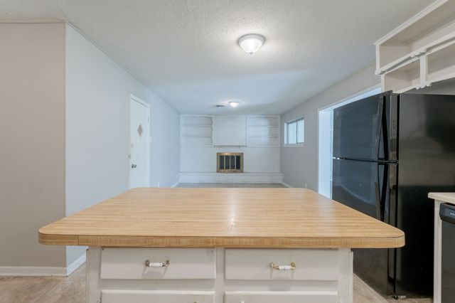 5905 Wheaton Drive, Fort Worth, TX 76133