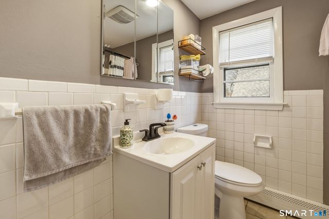 30 Lyndale Street, Manchester, CT 06040