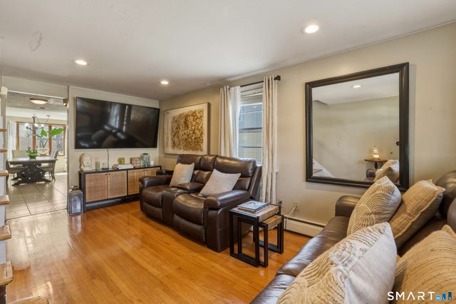 30 Lyndale Street, Manchester, CT 06040