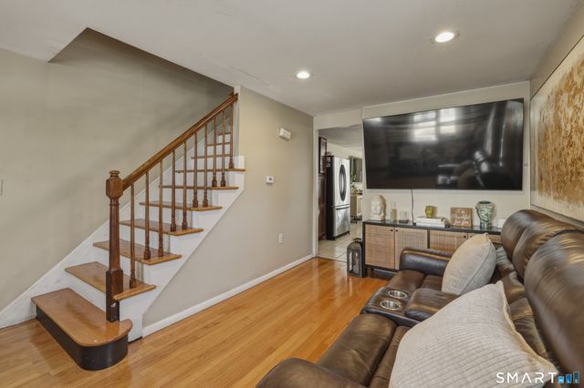 30 Lyndale Street, Manchester, CT 06040