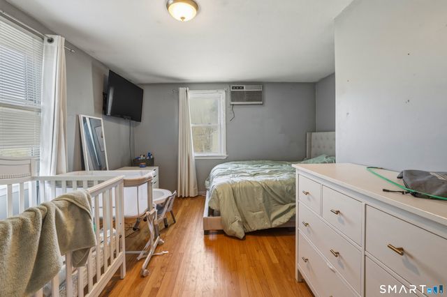 30 Lyndale Street, Manchester, CT 06040