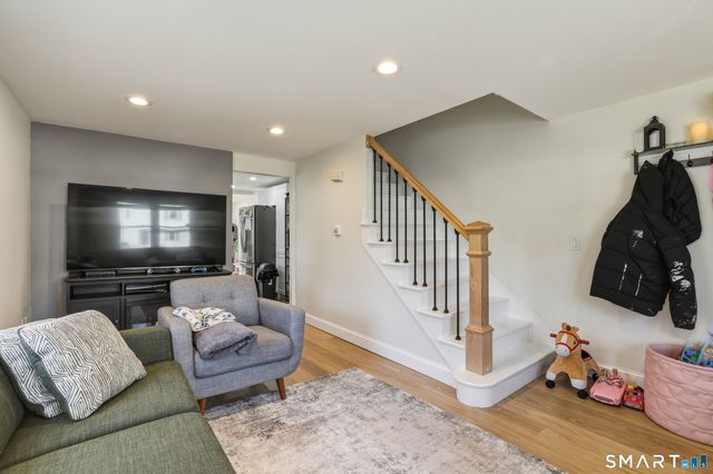 30 Lyndale Street, Manchester, CT 06040