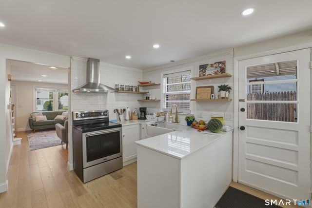 30 Lyndale Street, Manchester, CT 06040