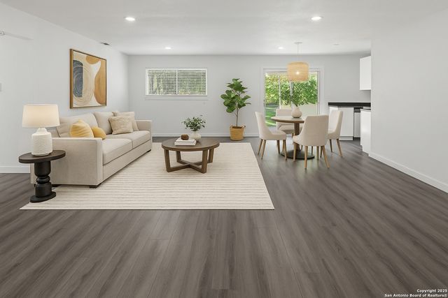 7630 Sage Oak St, Live Oak, TX 78233