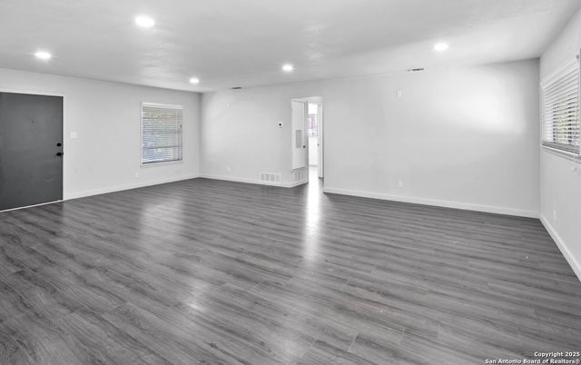 7630 Sage Oak St, Live Oak, TX 78233