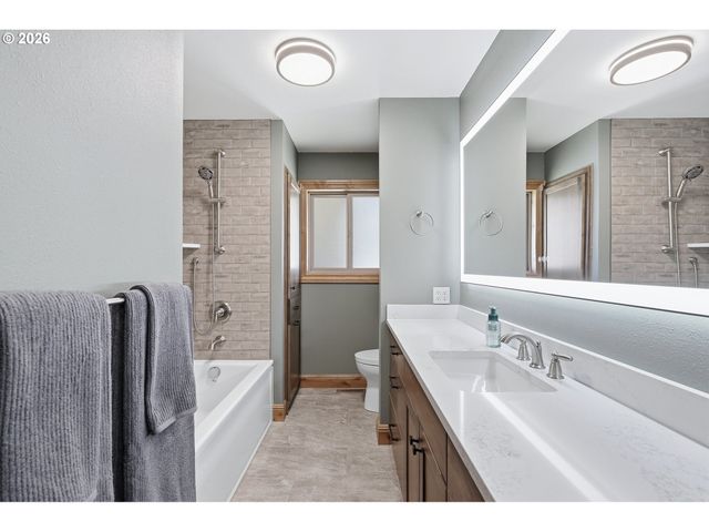 26873 S BOLLAND Rd, Canby, OR 97013