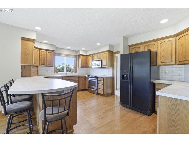 26873 S BOLLAND Rd, Canby, OR 97013