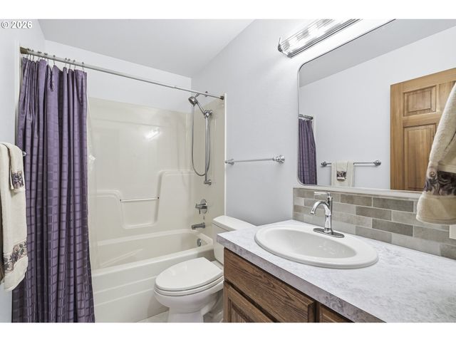 26873 S BOLLAND Rd, Canby, OR 97013
